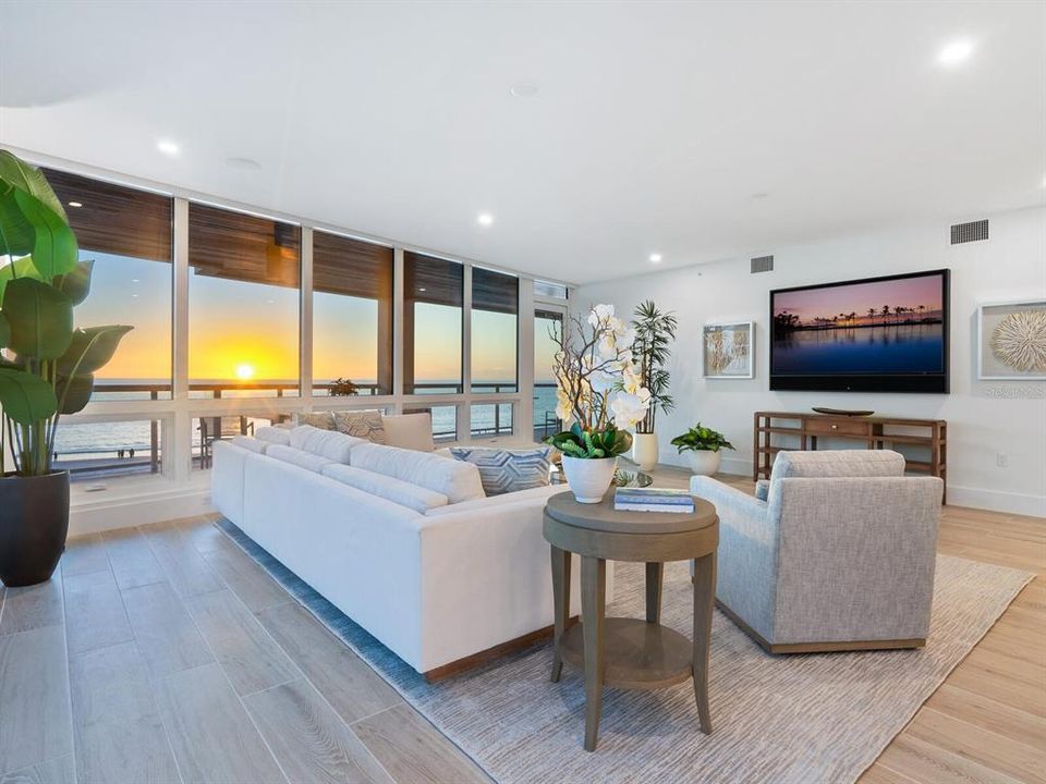 Recently Sold: $5,250,000 (3 beds, 3 baths, 2631 Square Feet)