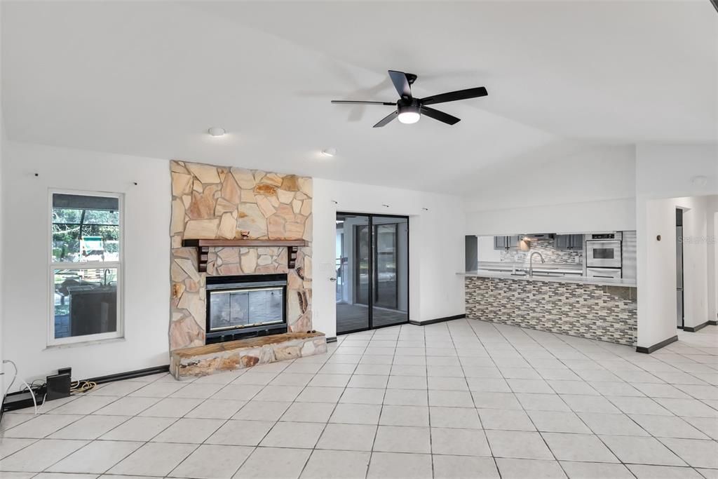 Recently Sold: $550,000 (4 beds, 3 baths, 2864 Square Feet)