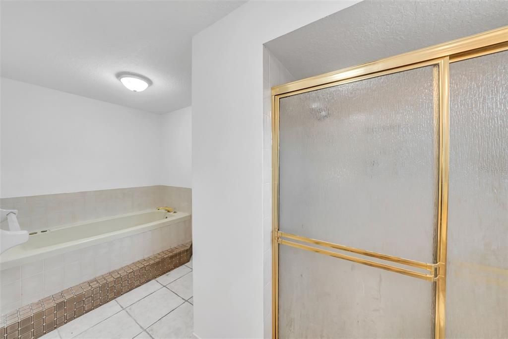 最近售出: $550,000 (4 贝兹, 3 浴室, 2864 平方英尺)