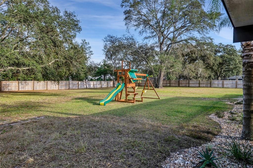 Recently Sold: $550,000 (4 beds, 3 baths, 2864 Square Feet)