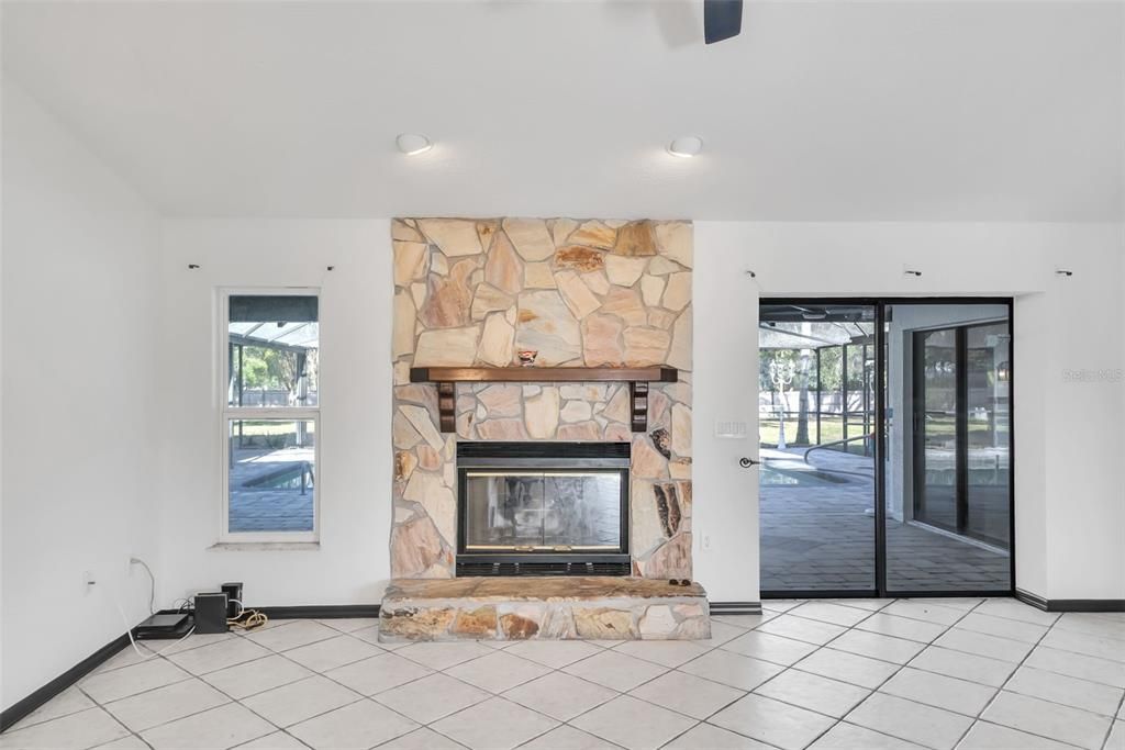 Recently Sold: $550,000 (4 beds, 3 baths, 2864 Square Feet)