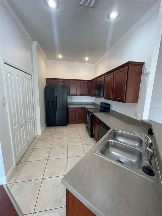 Recently Rented: $1,795 (2 beds, 2 baths, 1214 Square Feet)