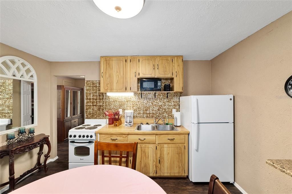 Recently Sold: $400,000 (2 beds, 1 baths, 316 Square Feet)