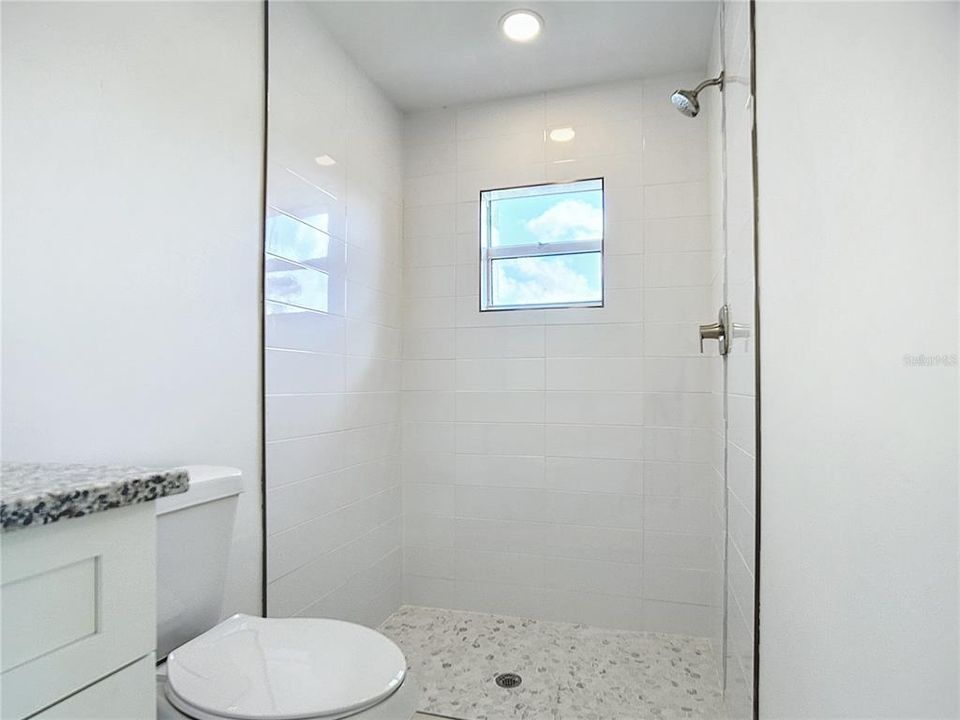 待售: $618,000 (6 贝兹, 0 浴室, 1196 平方英尺)