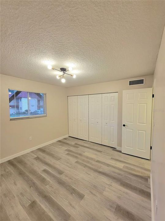 Recently Sold: $134,900 (2 beds, 1 baths, 832 Square Feet)