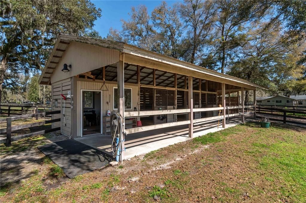 Active With Contract: $850,000 (3 beds, 2 baths, 2187 Square Feet)