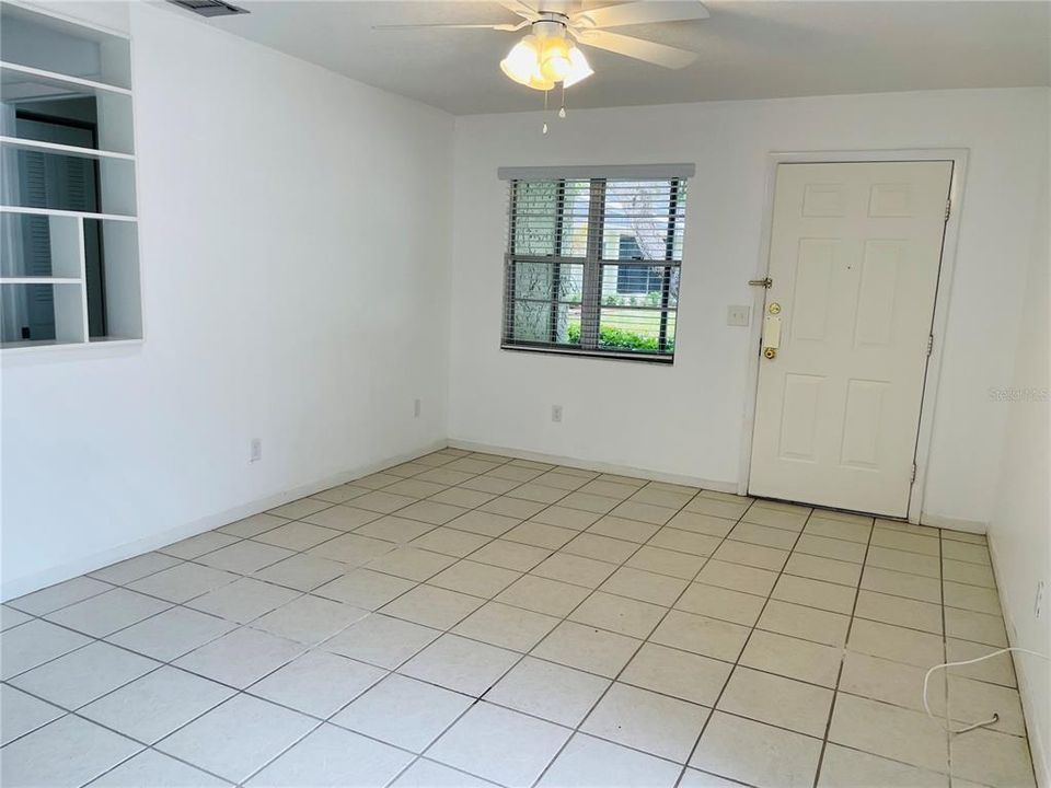 Active With Contract: $1,750 (2 beds, 2 baths, 960 Square Feet)