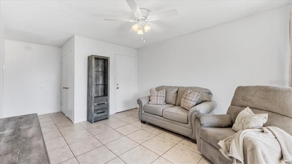 Active With Contract: $109,500 (1 beds, 1 baths, 586 Square Feet)