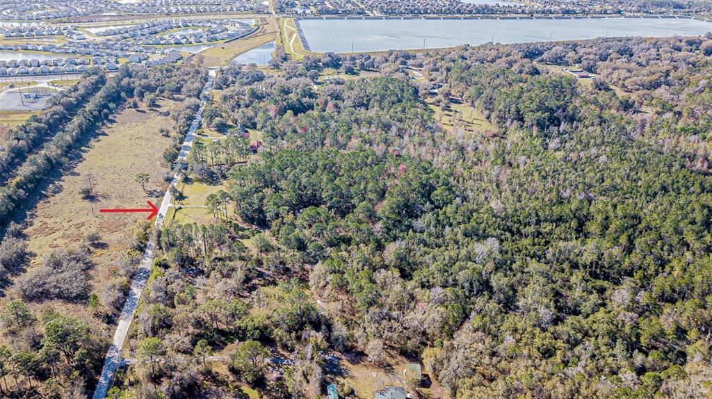 待售: $2,500,000 (10.58 acres)