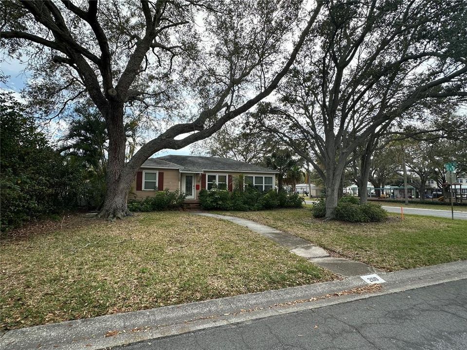 Vendido Recientemente: $435,000 (2 camas, 1 baños, 829 Pies cuadrados)