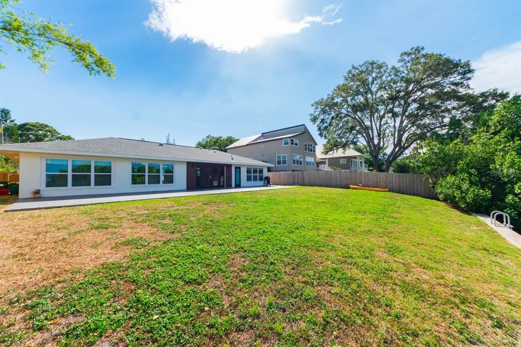 For Sale: $1,195,000 (3 beds, 3 baths, 1708 Square Feet)