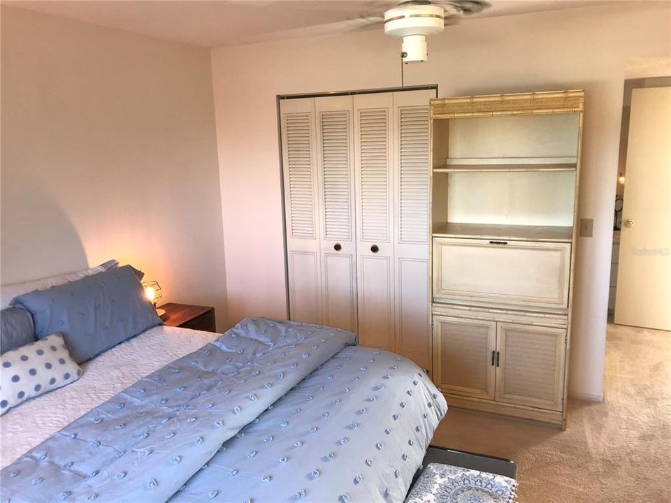 Recently Rented: $1,700 (2 beds, 1 baths, 840 Square Feet)