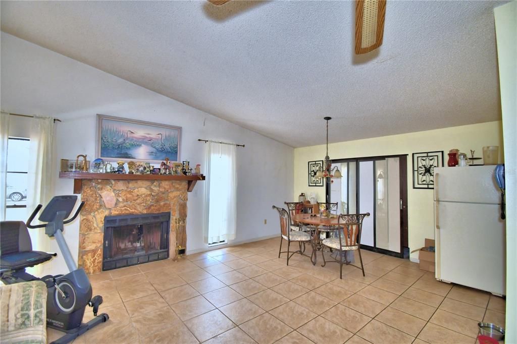 For Sale: $249,000 (2 beds, 2 baths, 1374 Square Feet)