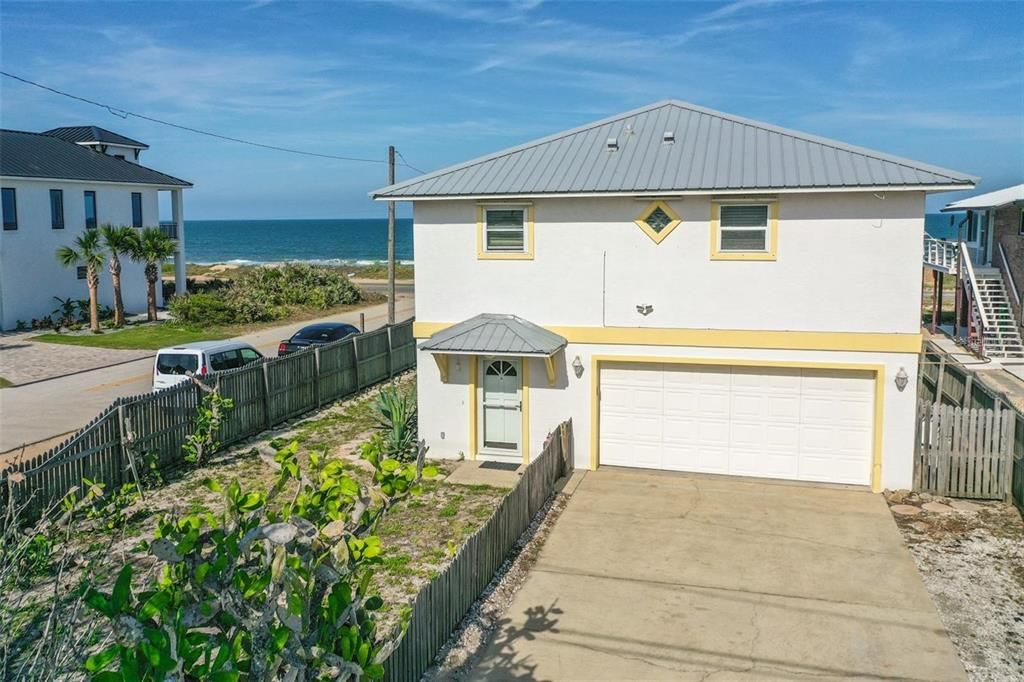Recently Sold: $899,000 (3 beds, 3 baths, 1676 Square Feet)