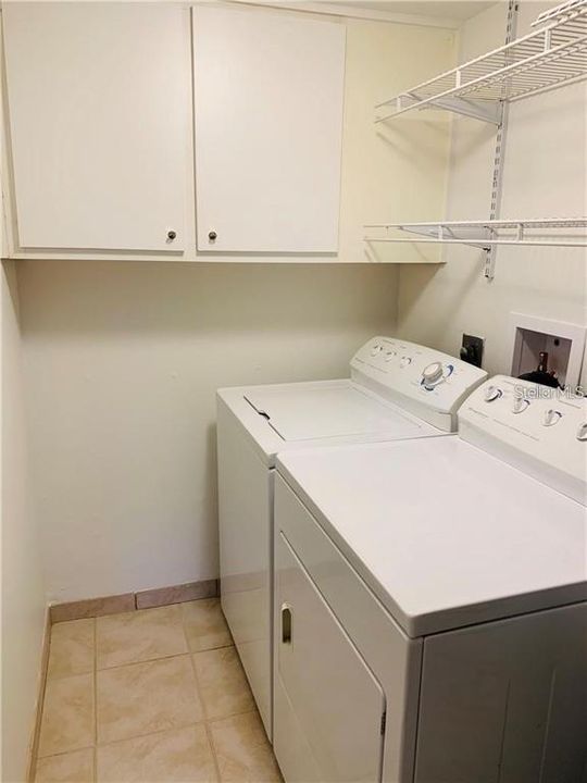 Active With Contract: $1,800 (2 beds, 2 baths, 1114 Square Feet)
