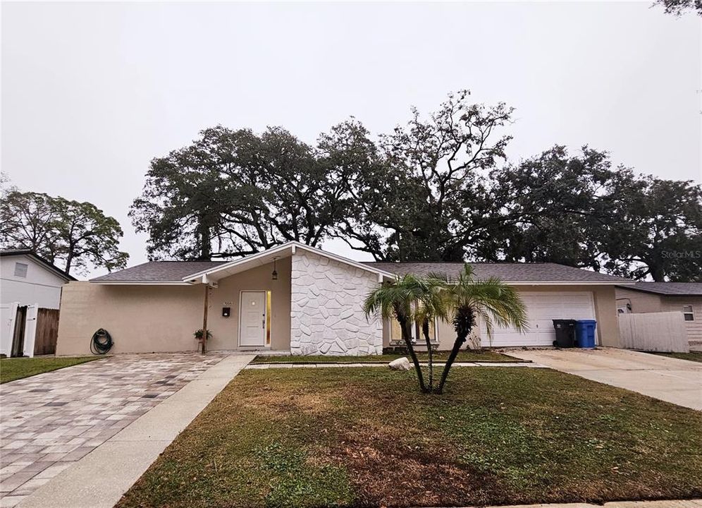 Recently Sold: $500,000 (4 beds, 3 baths, 2406 Square Feet)