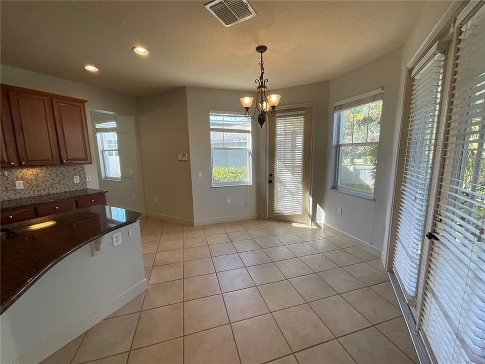 Recently Rented: $2,975 (4 beds, 2 baths, 2742 Square Feet)