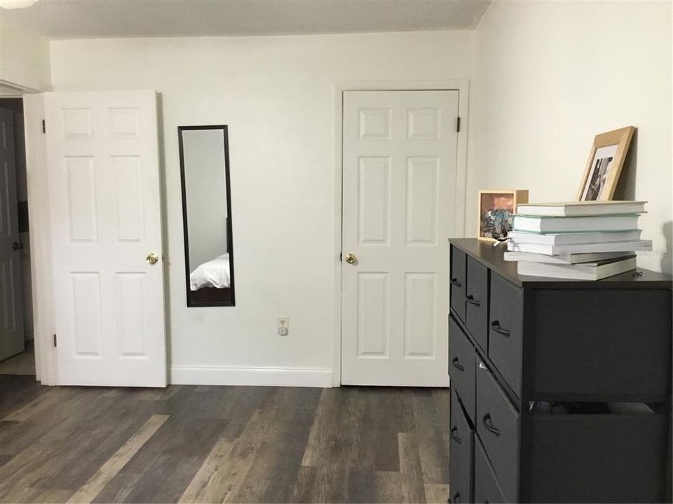 For Sale: $162,500 (1 beds, 1 baths, 690 Square Feet)