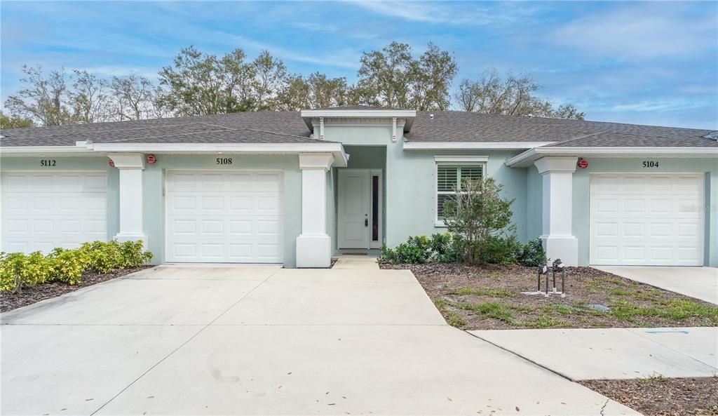 Recently Sold: $365,000 (2 beds, 2 baths, 1470 Square Feet)