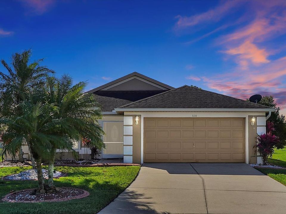 Recently Sold: $419,900 (3 beds, 2 baths, 1617 Square Feet)