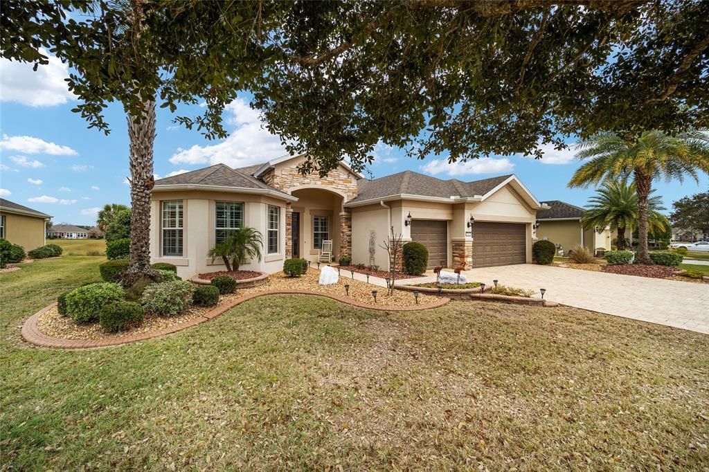 Recently Sold: $615,516 (3 beds, 3 baths, 2503 Square Feet)