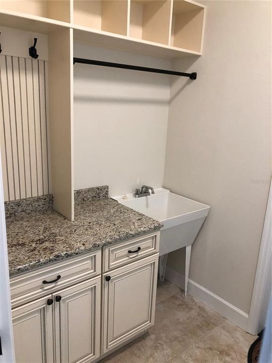 Recently Rented: $3,000 (3 beds, 2 baths, 1681 Square Feet)
