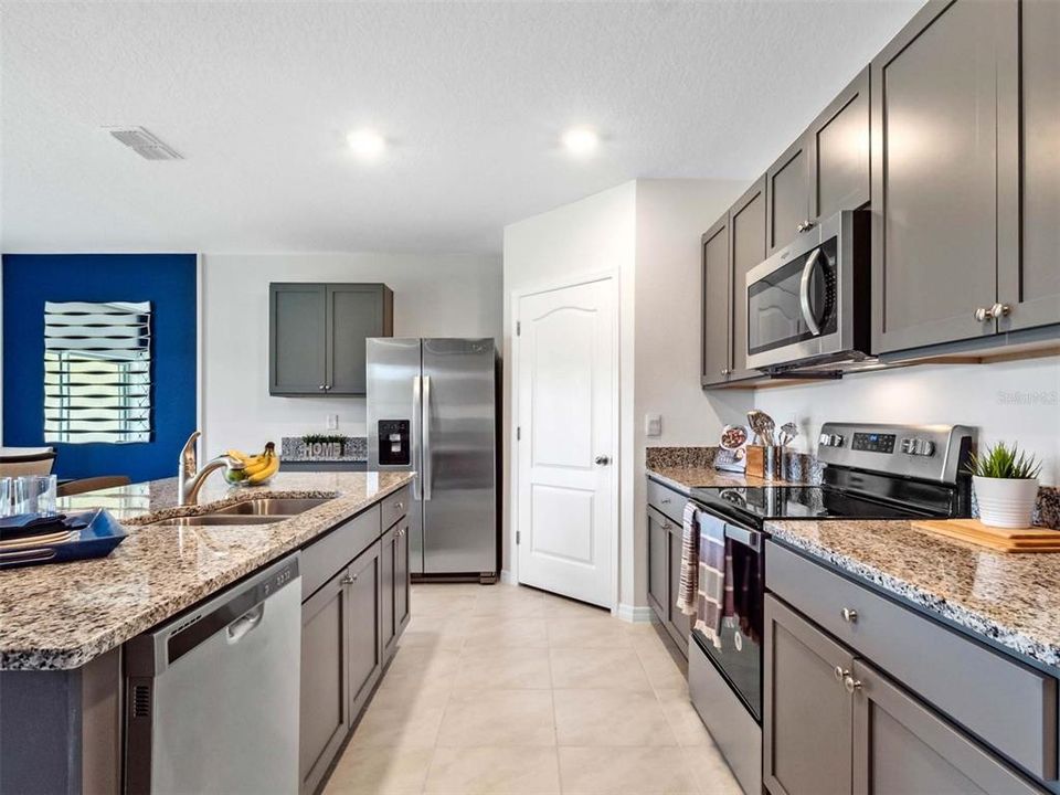 Active With Contract: $389,990 (4 beds, 2 baths, 1828 Square Feet)