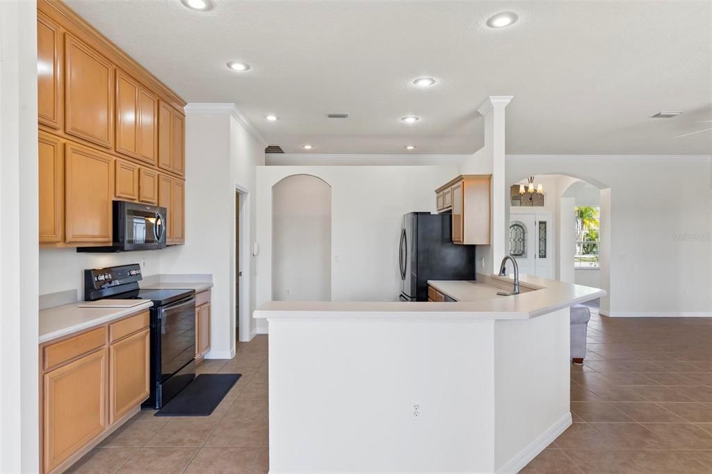 Active With Contract: $795,000 (3 beds, 2 baths, 2554 Square Feet)