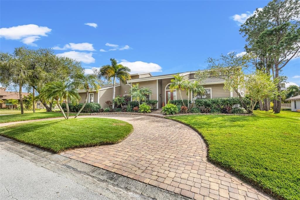 Recently Sold: $1,325,000 (5 beds, 3 baths, 4560 Square Feet)