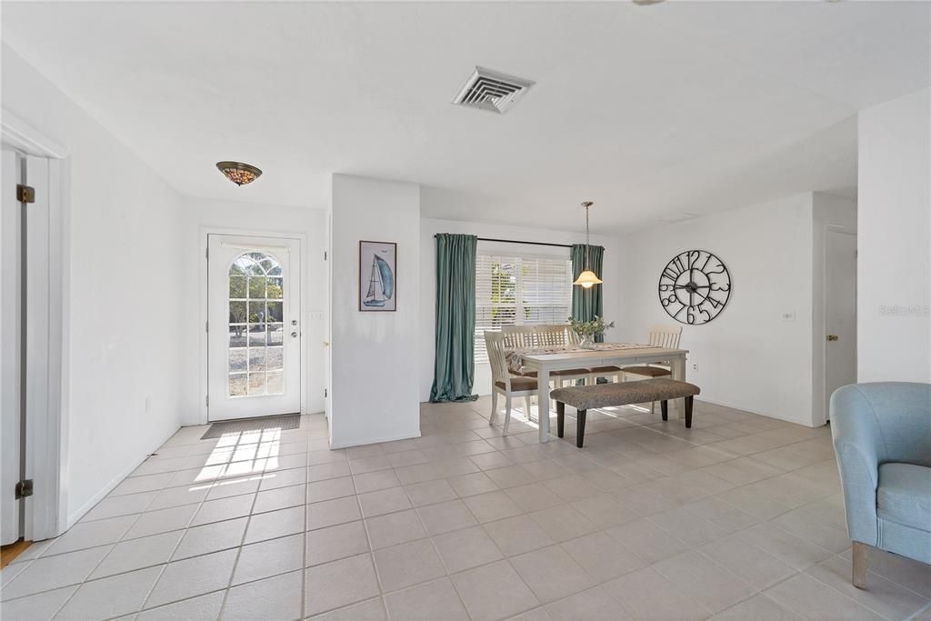 Active With Contract: $1,000,000 (2 beds, 2 baths, 1722 Square Feet)