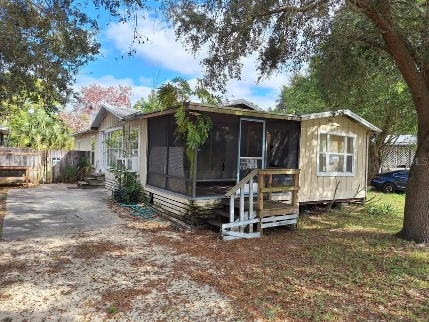 Recently Sold: $69,900 (3 beds, 2 baths, 1155 Square Feet)