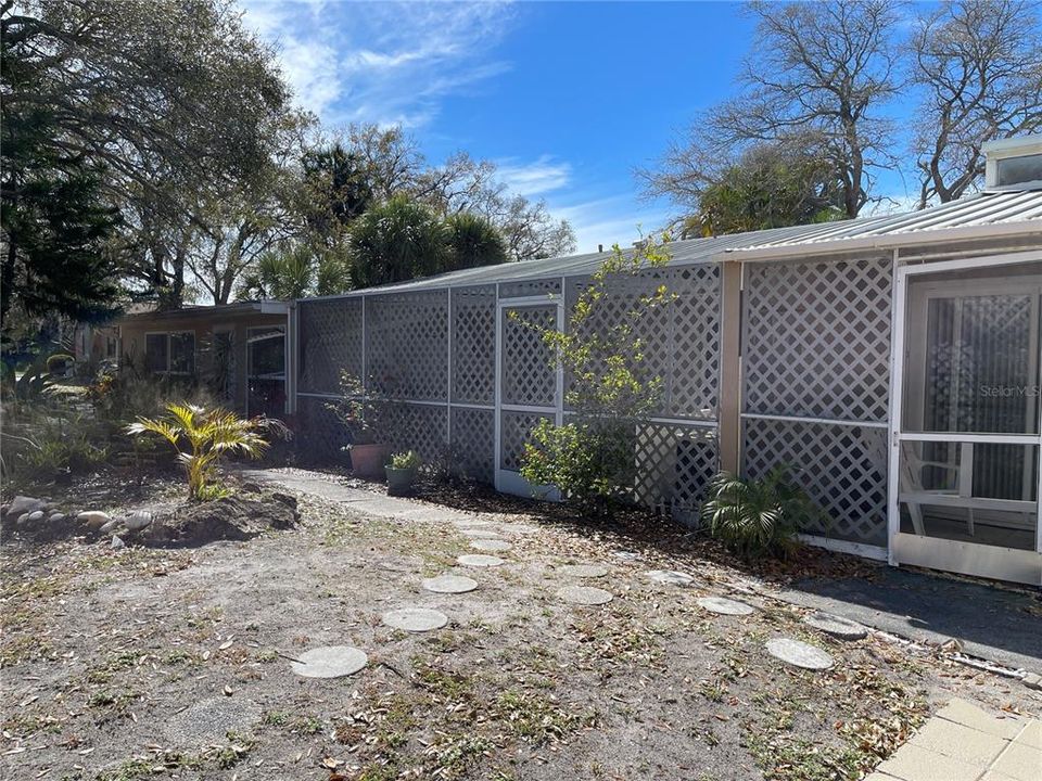 Recently Sold: $165,000 (1 beds, 1 baths, 465 Square Feet)