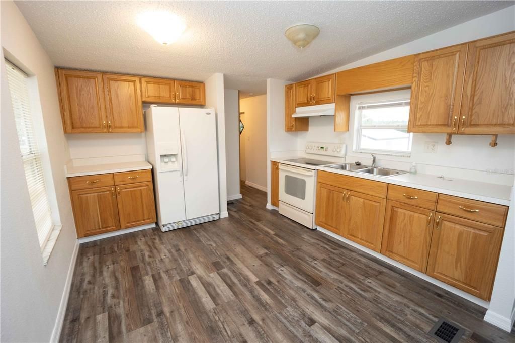 For Rent: $1,250 (2 beds, 1 baths, 672 Square Feet)