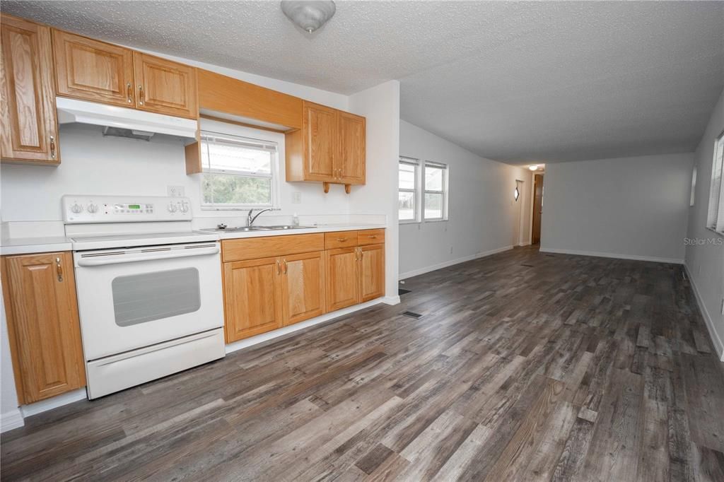 For Rent: $1,250 (2 beds, 1 baths, 672 Square Feet)