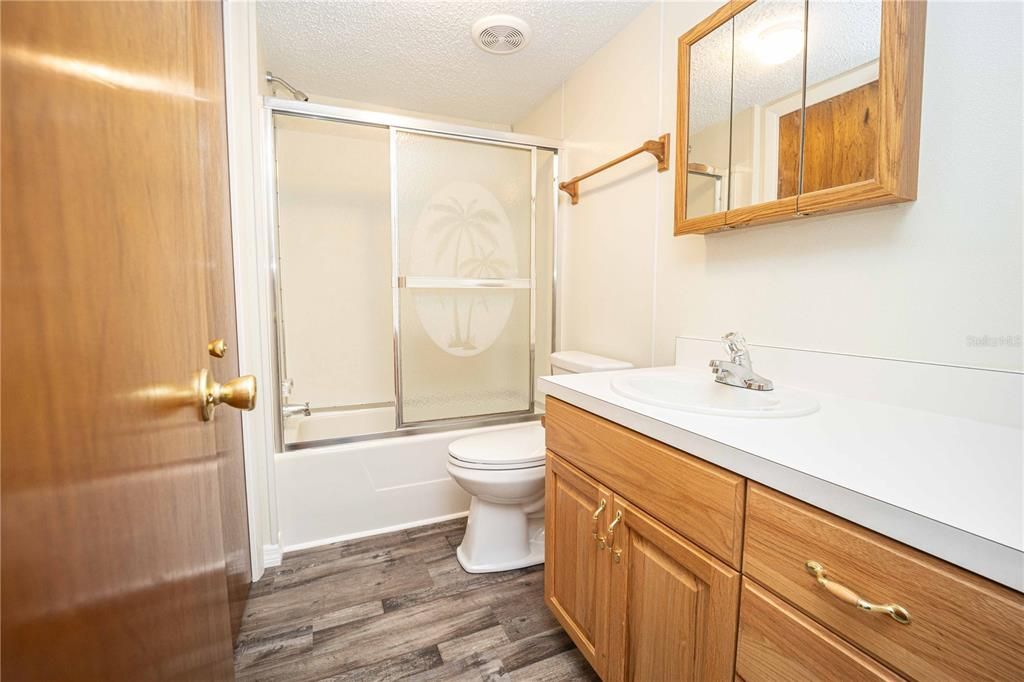 For Rent: $1,250 (2 beds, 1 baths, 672 Square Feet)