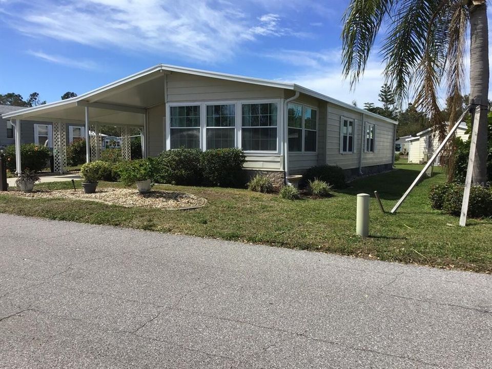 Active With Contract: $224,900 (2 beds, 2 baths, 1080 Square Feet)