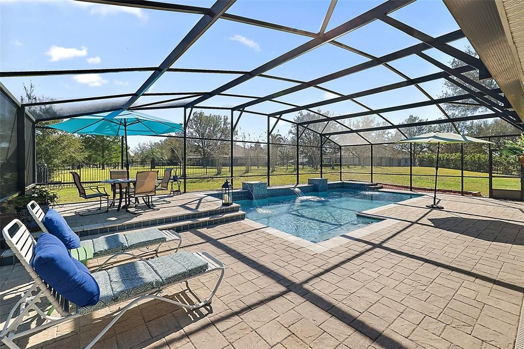 Additional Dining Space Poolside