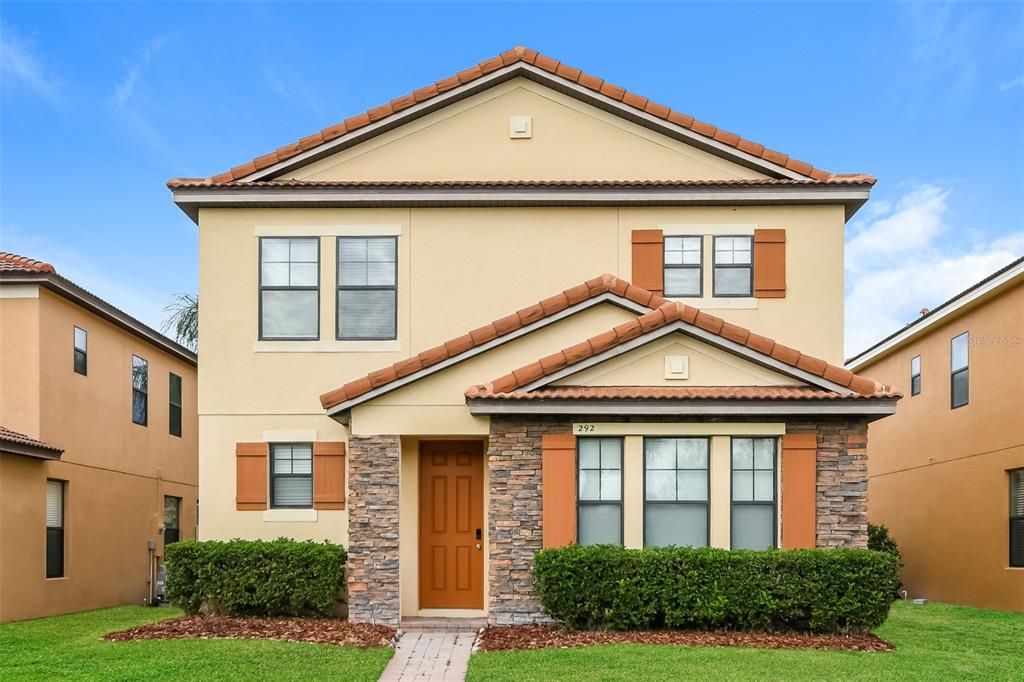 Recientemente alquilado: $2,745 (4 camas, 2 baños, 2268 Pies cuadrados)