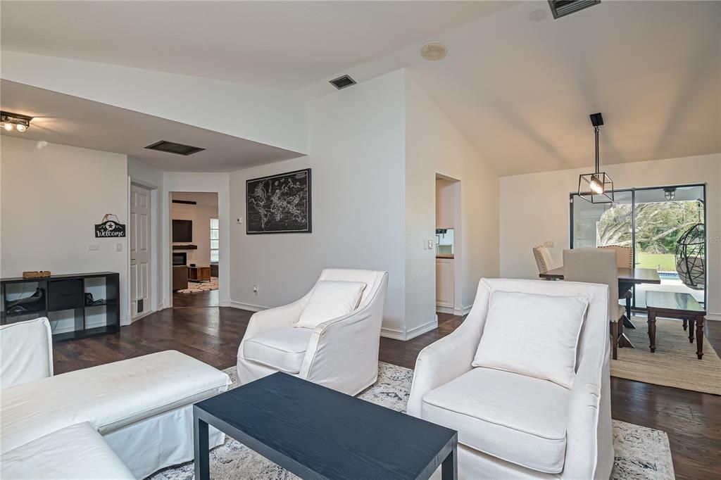 Recently Sold: $635,000 (3 beds, 2 baths, 2185 Square Feet)