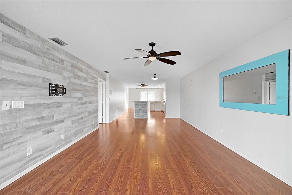 For Sale: $336,000 (2 beds, 2 baths, 1332 Square Feet)