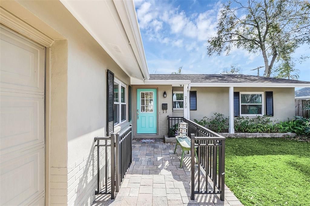 Recently Sold: $589,000 (4 beds, 2 baths, 1649 Square Feet)
