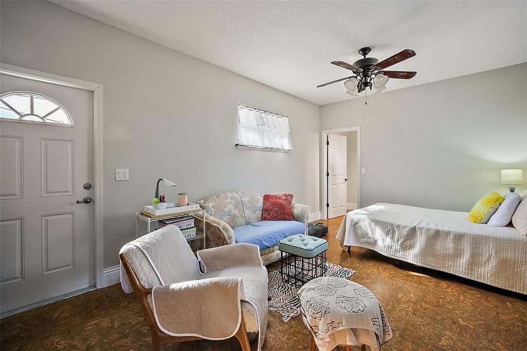 Active With Contract: $2,000 (3 beds, 2 baths, 2085 Square Feet)