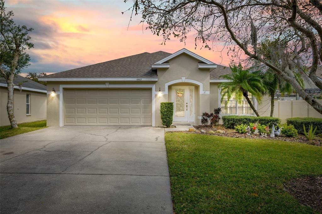 Recently Sold: $465,000 (3 beds, 2 baths, 1921 Square Feet)