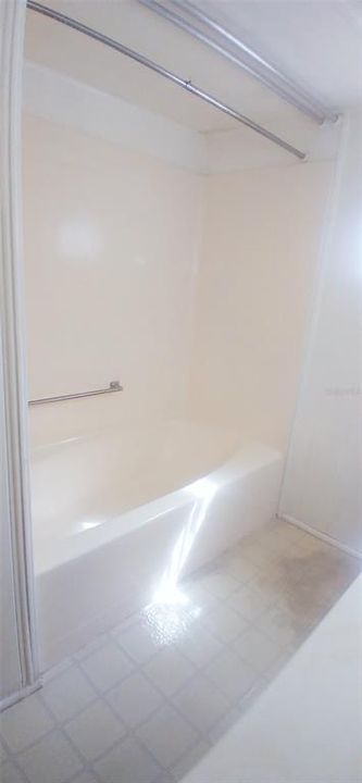 Shower / Tub Combination