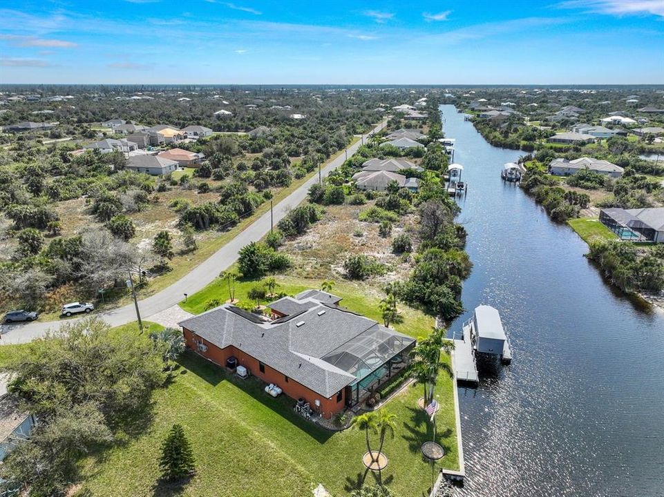 For Sale: $1,445,000 (3 beds, 2 baths, 1832 Square Feet)