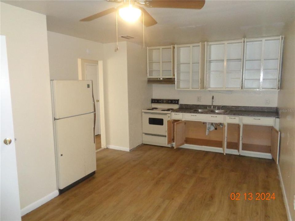 For Rent: $1,495 (4 beds, 1 baths, 1325 Square Feet)