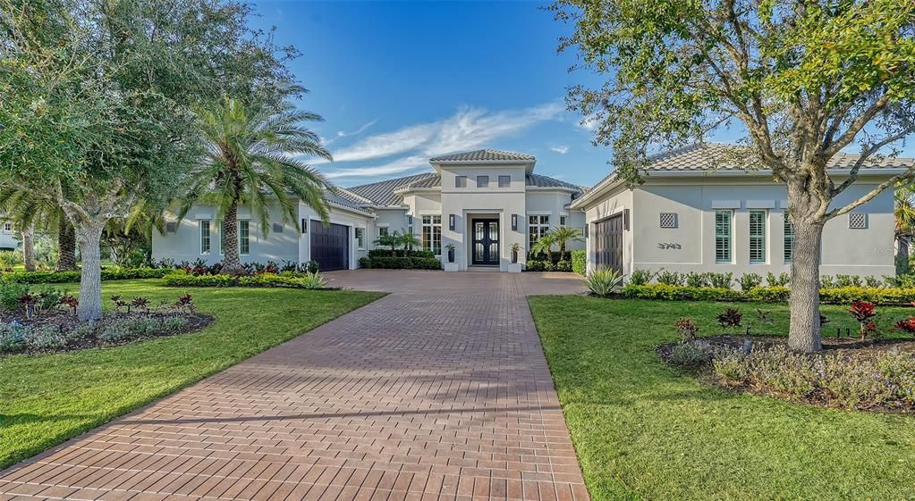 Recently Sold: $3,325,000 (4 beds, 4 baths, 4555 Square Feet)