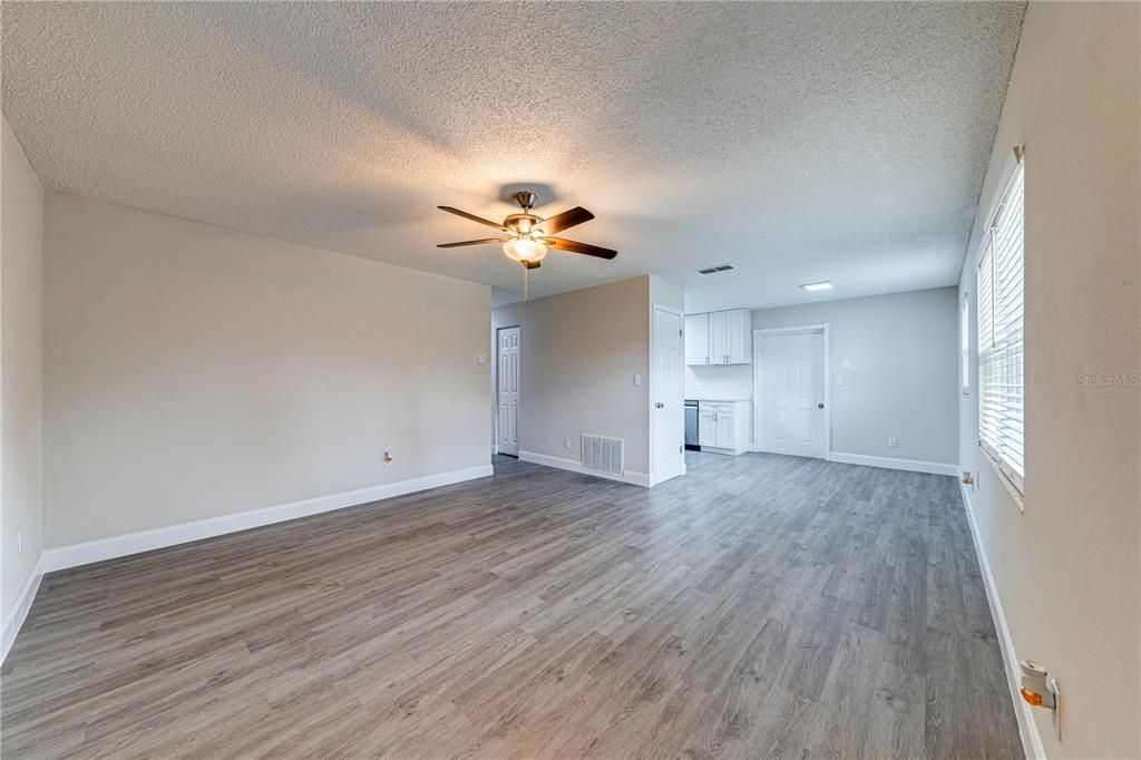 Active With Contract: $264,900 (4 beds, 1 baths, 1240 Square Feet)