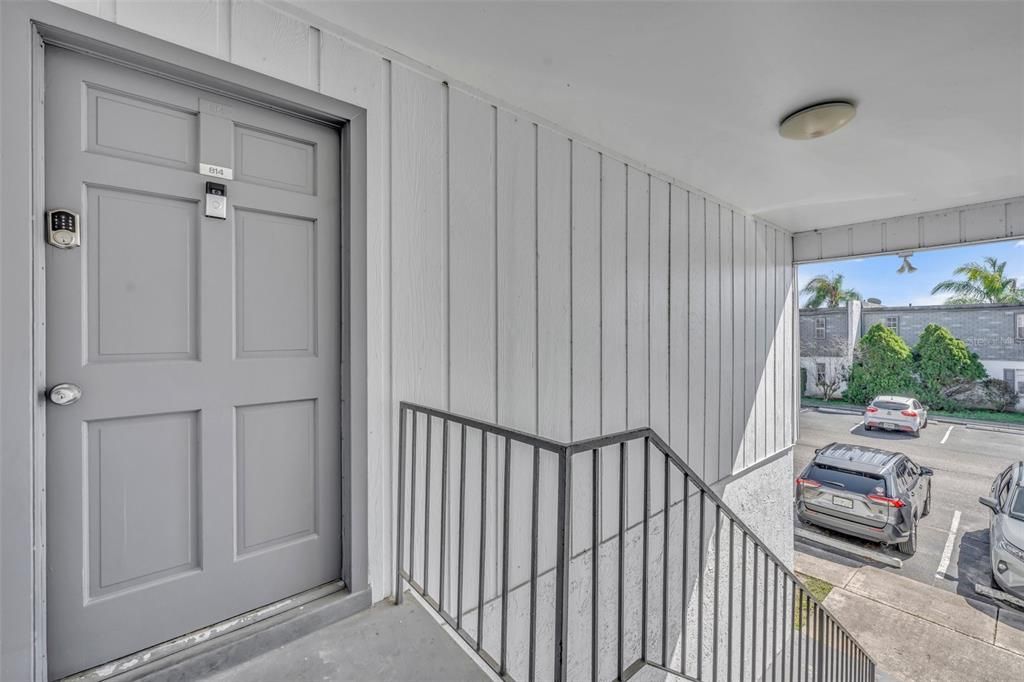 Active With Contract: $225,000 (2 beds, 2 baths, 1049 Square Feet)