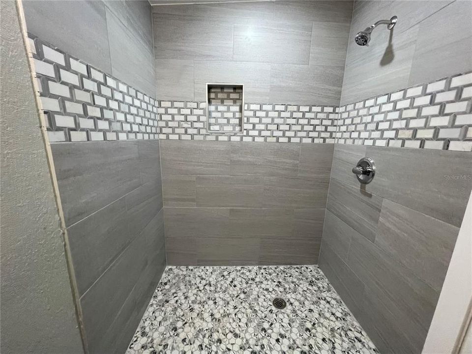 出租: $2,450 (3 贝兹, 2 浴室, 1529 平方英尺)